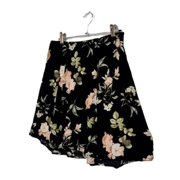 LUCK & TROUBLE Size 6 Black Floral A-Line Flare Mini Skirt - Picture 2 of 5